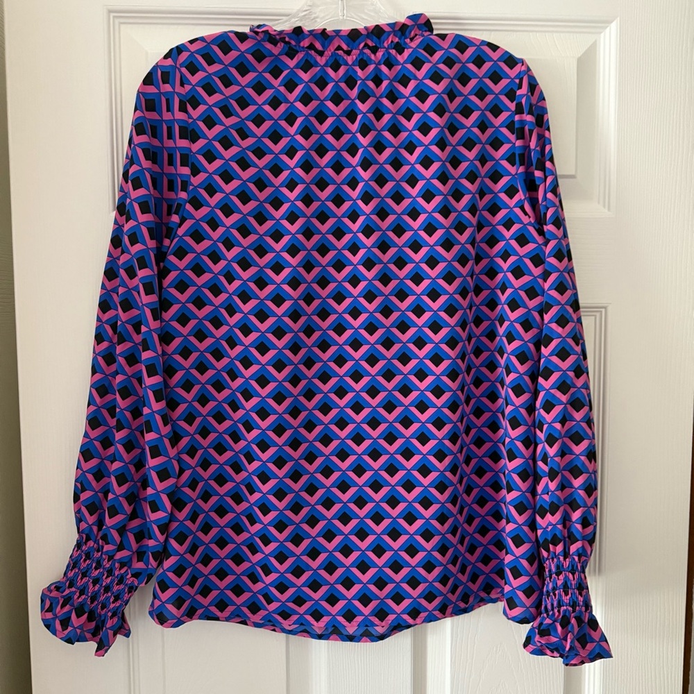 Geometric Patterned Blouse - Picture 7 of 9